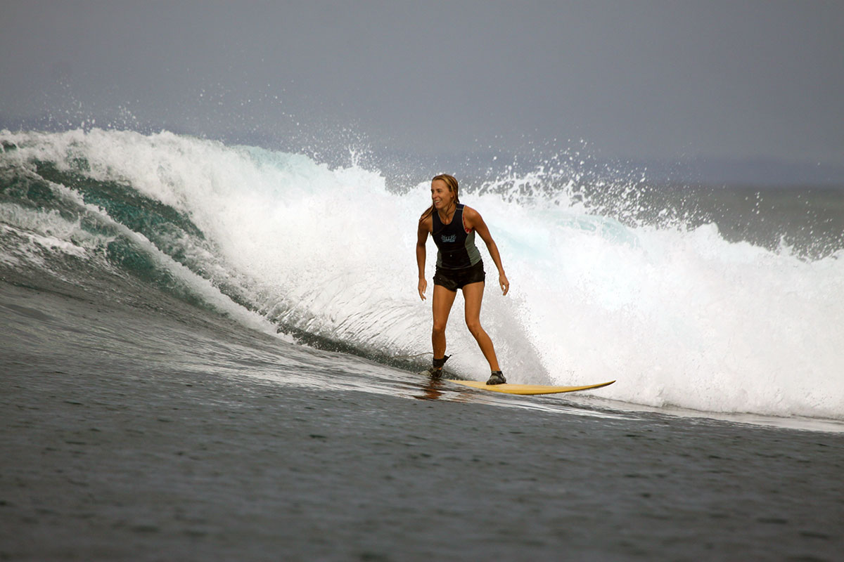 Kaiulani Cole Surfing Kaiulani Cole surfing